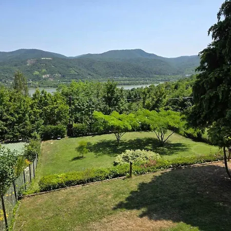 Apartment Dunakanyar View *